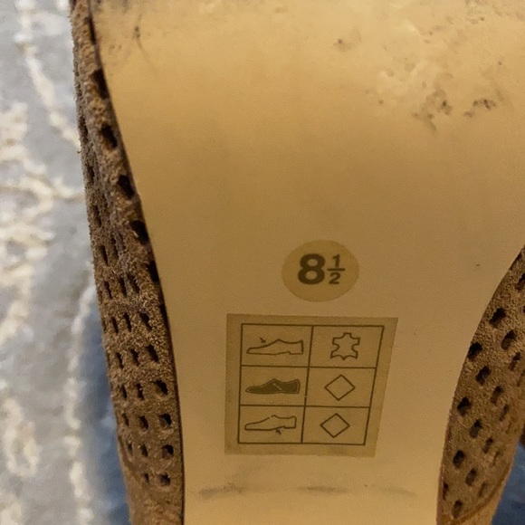 Dolce Vita Heels - Picture 4 of 7